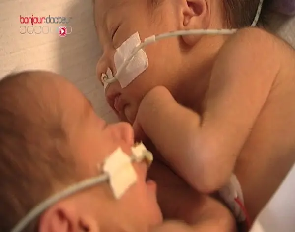 Recréer une atmosphère rappelant la vie in utéro pour éviter le stress néo-natal