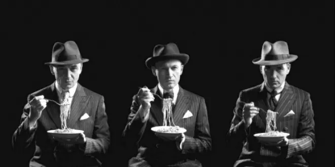 Le coupable de ''l'affaire Parkinson'' s'agglomère en spaghetti ; dans l'AMS, les fibres prendraient plutôt la forme de linguine. (image : Gotan Project)