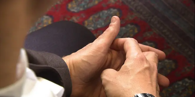 "Eux viennent me voir en pensant que je dois les aider mais je me dis que je ne peux pas m'aider moi-même comment vais-je pouvoir l'aider ?"