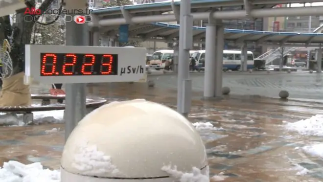 Des détecteurs affichent les niveaux de radiation