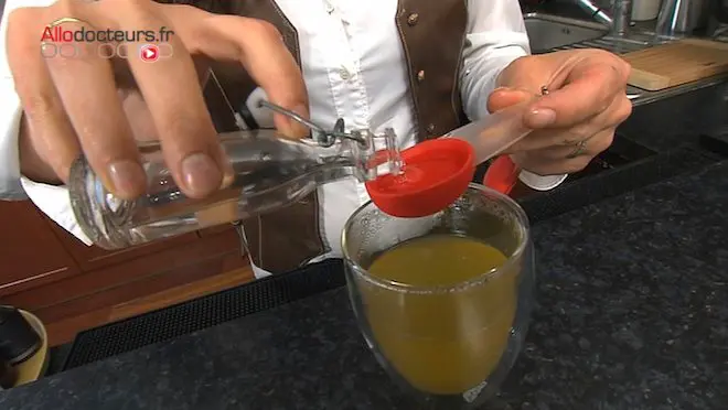 Thé glacé à l'eau florale