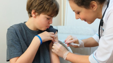 Vaccination des ados : « Il faut vacciner le plus possible »