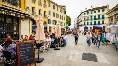 Centre-ville de Dax, dans les Landes, où les restrictions sont maintenues jusqu'au 6 juillet.