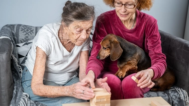 Apaiser les malades d’Alzheimer grâce aux chiens