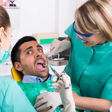 Peur du dentiste ? Des solutions existent !