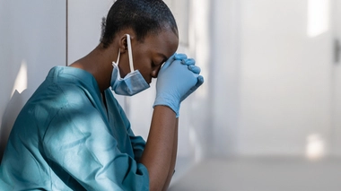 Covid : les hôpitaux débordés et le confinement prolongé en Polynésie