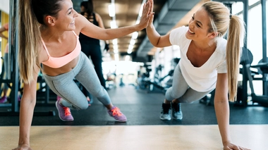 femmes faisant du sport 