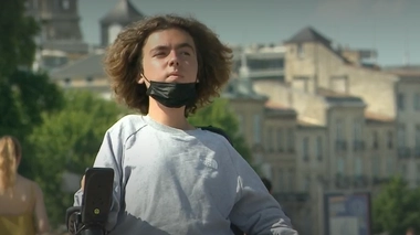 Star des réseaux, Arthur Baucheron change notre regard sur le handicap