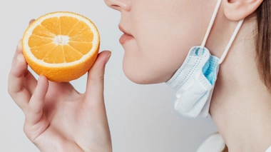 Covid : un tiers des patients souffrirait toujours d'une perte de l'odorat après leur infection