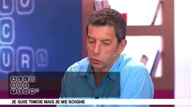 Comment aider une personne timide ?