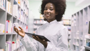 Préparateur en pharmacie : en quoi consiste ce métier ?