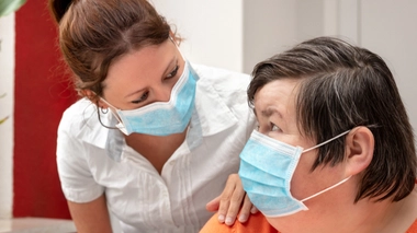 Handicap : les personnes déficientes mentales auront aussi le droit à une aide à domicile