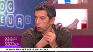 Alcool : comment l'aider à s'en sortir sans le priver de ses amis ?