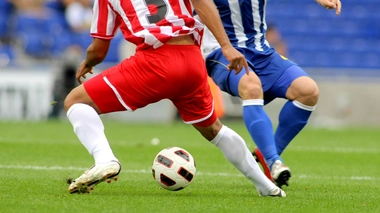 Football : une enquête établie un lien entre le décès d’un ancien joueur et les chocs à la tête