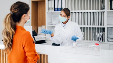 Essais cliniques : quelles sont les règles pour y participer ?