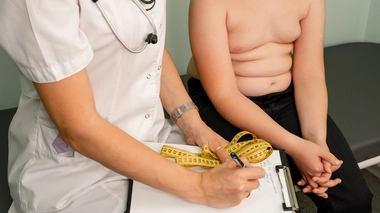 Je suis obèse et souffre de macération des plis cutanés, comment y remédier ? 