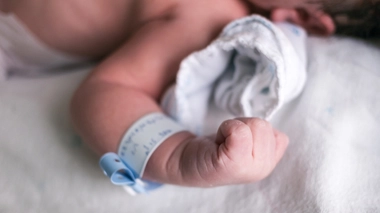 Il pourrait s'agir d'une variant du syndrome pieds-mains-bouche