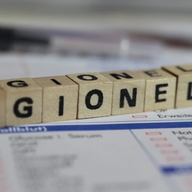 Selon l'Institut Pasteur, entre 1 600 et 2 000 cas de légionellose sont déclarés chaque année en France