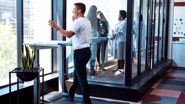 Des "Walking desks" pour lutter contre la sédentarité au travail