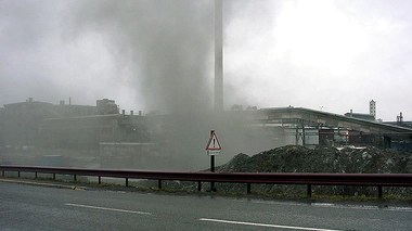 Poussières de plomb à l'usine Metaleurop-Nord, peu de temps avant sa fermeture.