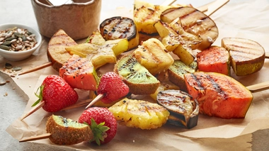 Manger des fruits sous toutes les formes : la recette des brochettes de fruits