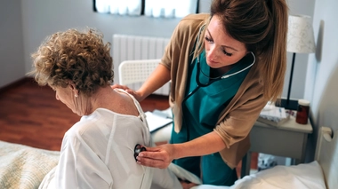 Former des Infirmiers en Pratique Avancée, une urgence pour l'hôpital