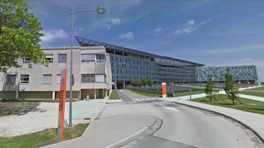 Le CHU de Dijon a indiqué qu'une autopsie a été ordonnée par le parquet