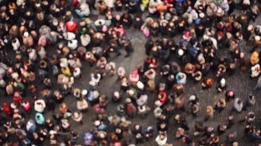 Alors que la Terre a compté moins d'un milliard d'habitants jusque dans les années 1800, elle n'a mis que douze ans pour passer de 7 à 8 milliards