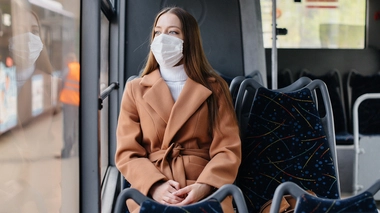 Plusieurs institutions recommandent le port du masque dans les transports en commun
