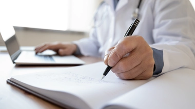 Les médecins retraités seraient une des solutions pour lutter contre les déserts médicaux 