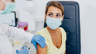 Les mises à jour des vaccins protègent contre les variants qui circulent actuellement