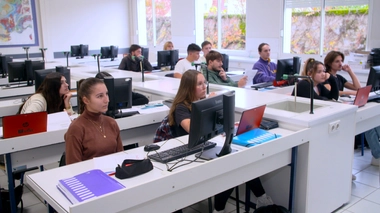 Contre les déserts médicaux, un lycée crée une option "santé"