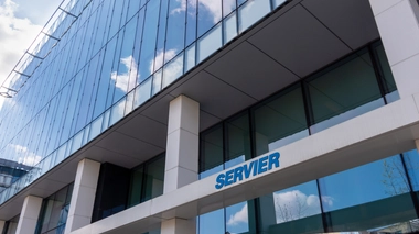 En première instance, en mars 2021, le tribunal correctionnel de Paris a estimé que les laboratoires Servier "disposaient à partir de 1995, de suffisamment d'éléments pour prendre conscience des risques mortels" liés au Mediator