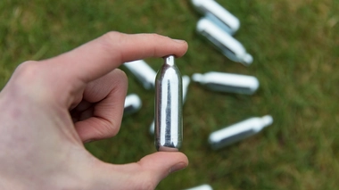 Le nombre de cas graves rapportés est en augmentation : il a été multiplié par plus de 3, passant de 82 en 2020 à 265 en 2021