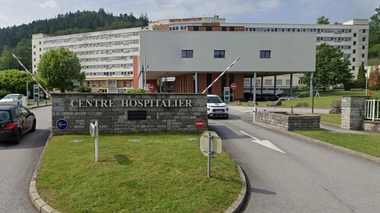 Fin décembre, la direction de l'hôpital s'était dite "désolée de la situation" et avait mis en avant une "prise en charge selon les règles de l'art"