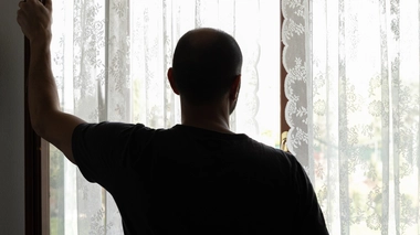 Des patients atteints de sclérose en plaques trop souvent isolés