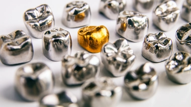 La couronne en or a été retrouvée dans le poumon droit du patient