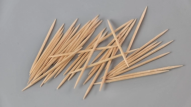 Un cure-dent a failli lui coûter la vie