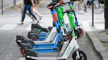 "Le 1er septembre prochain, il n'y aura plus de trottinettes en libre-service à Paris", a confirmé Anne Hidalgo