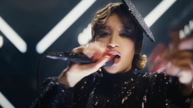 Cordes vocales : de quoi souffre la chanteuse La Zarra ?