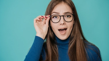 Depuis quelques années, il existe des lunettes qui permettraient aux daltoniens de percevoir plus de couleurs