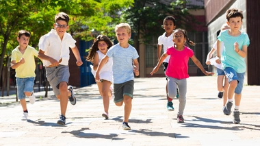 Comment rafraichir les cours d'école ?