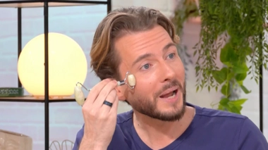 Benjamin Lévêque revient sur les astuces beauté les plus populaires pour donner un coup de jeune à sa peau
