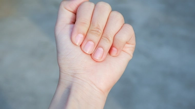 Ongles : les lunules rouges sont-elles le signe d'un problème cardiaque ?