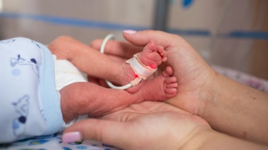 Bébés prématurés : une unité mobile pour des soins à domicile