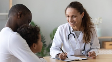 Les généralistes en dernière année d'internat pourront ainsi empocher "jusqu'à 4 500 euros net par mois"