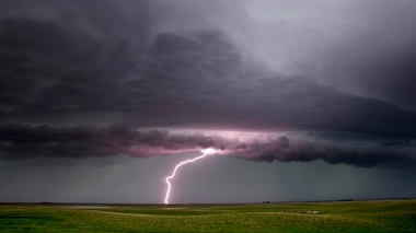 En cas d'orage, les personnes asthmatiques et allergiques sont davantage exposées au pollen.