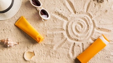 Loin d'un gadget, l'indice UV est un indicateur qui peut inciter à mieux se protéger du soleil, partout dans le monde. 