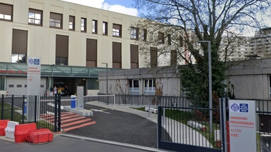 Le syndicat Sud Santé Sociaux a publié des lettres de familles de patients s'indignant de la forte chaleur régnant dans l'hôpital