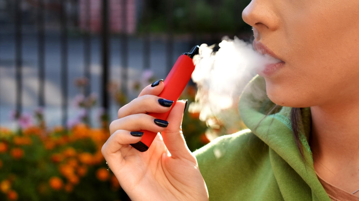 Puffs" : Vers une interdiction des cigarettes lectroniques jetables - Allo  Docteurs